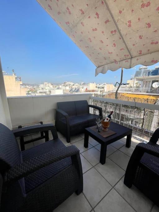 Top Floor Apartment At Petrolona With Big Balcony Atene Esterno foto
