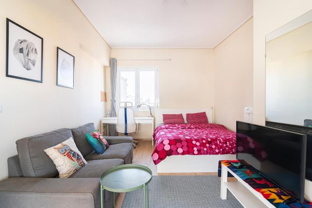 Top Floor Apartment At Petrolona With Big Balcony Atene Esterno foto